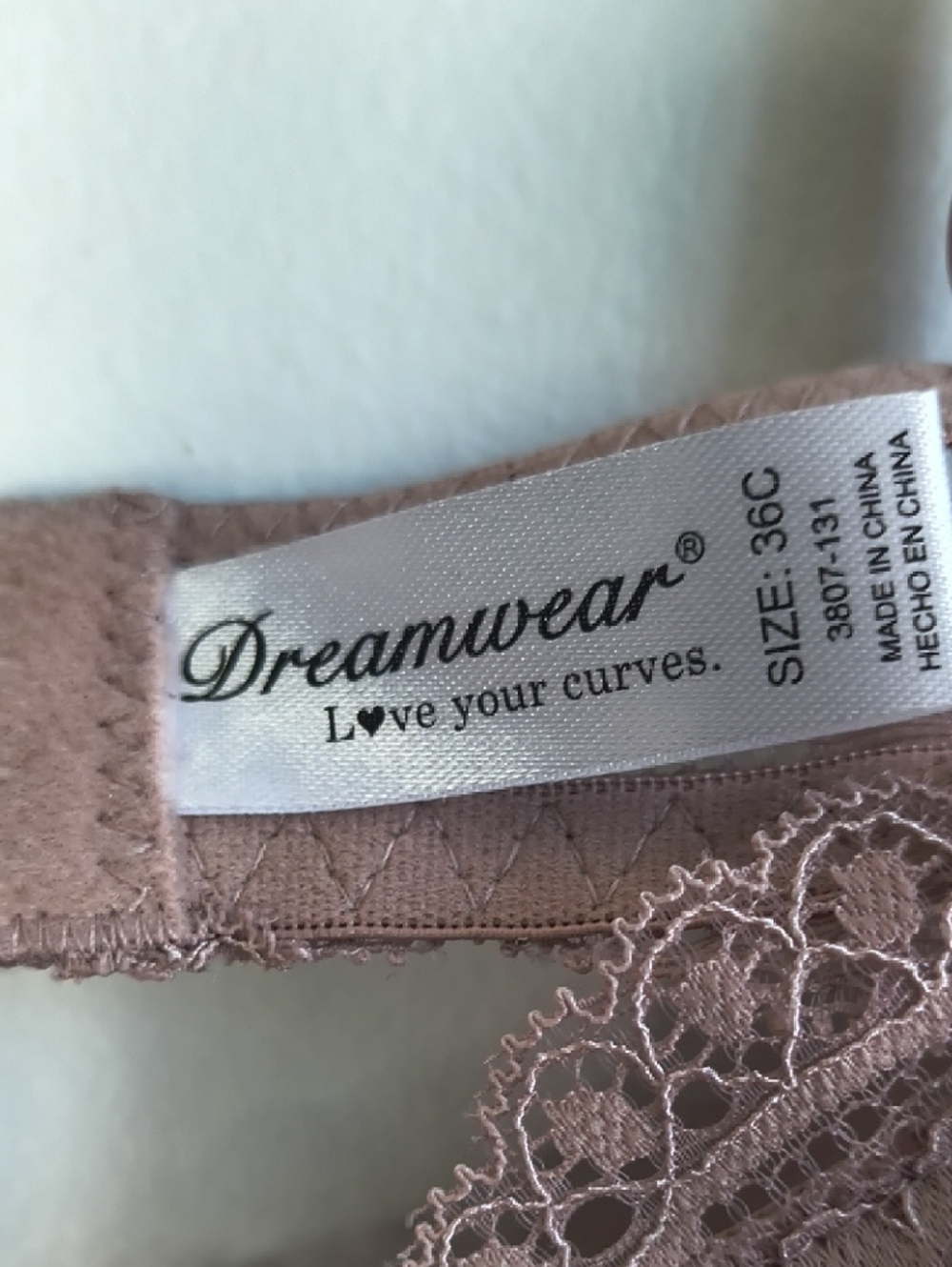 Dreamwear Lace Underwire Push-Up Bra - Picture 2 of 3